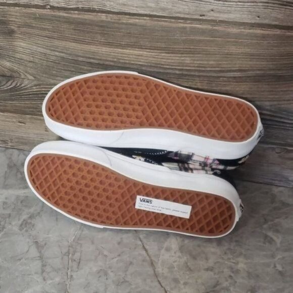 New Vans Classic Slip On Womens Sneakers Size 7 Patchwork Floral Boho Summer - Picture 8 of 9